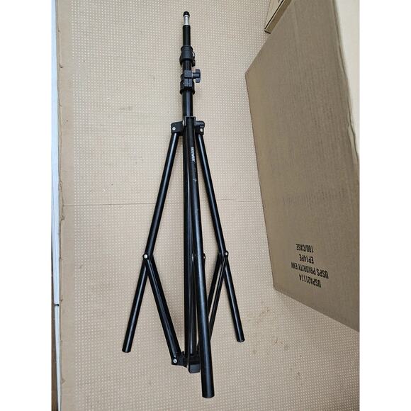 Neewer Photography Tripod Stand Foldable Extends to 7.5 feet For Lights - Picture 1 of 12